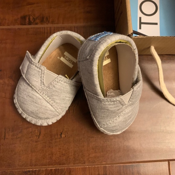 TOMS Alpargata Chambray Crib Shoe - Picture 2 of 8